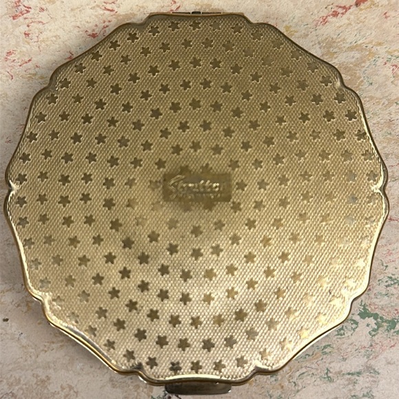 Stratton Wedgwood Compact Green Jasperware Cameo - Picture 5 of 8